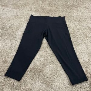 Like new Athleta Salutation stash pocket tight